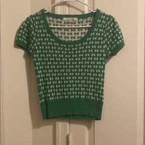 Forever 21 Green and White Bow Pattern Top